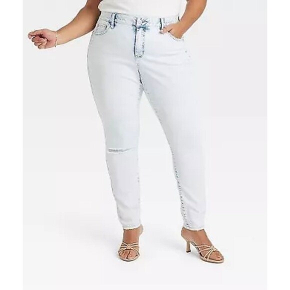 Ava & Viv Mid Rise Skinny Jeans Light Blue Acid Wash 17 - Picture 1 of 8